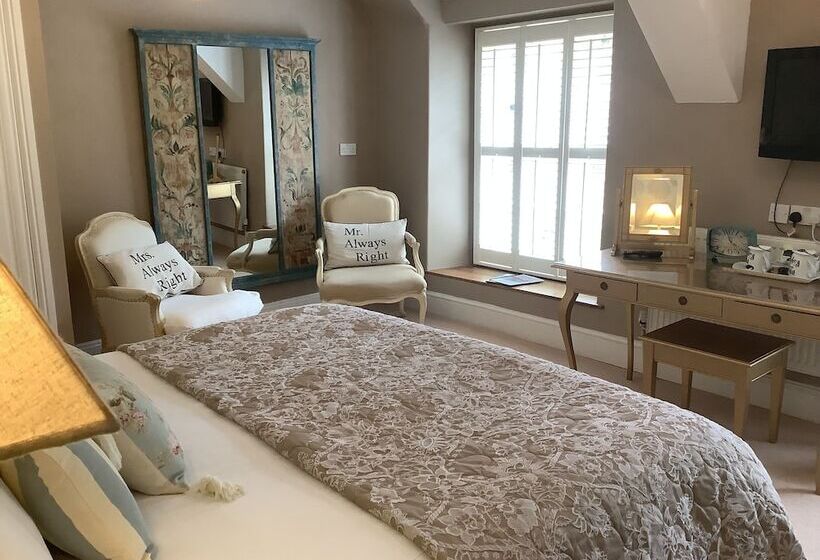 غرفة سوبيريور, Combe House