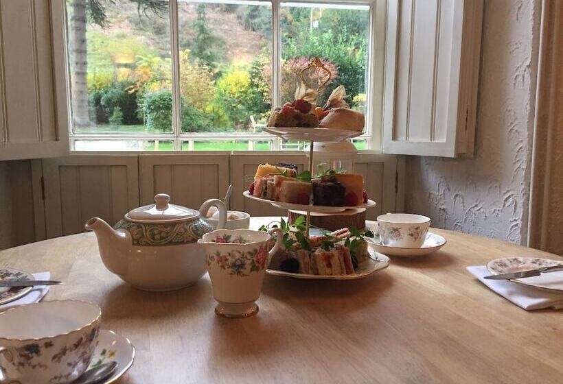 غرفة كلاسيكية, Combe House