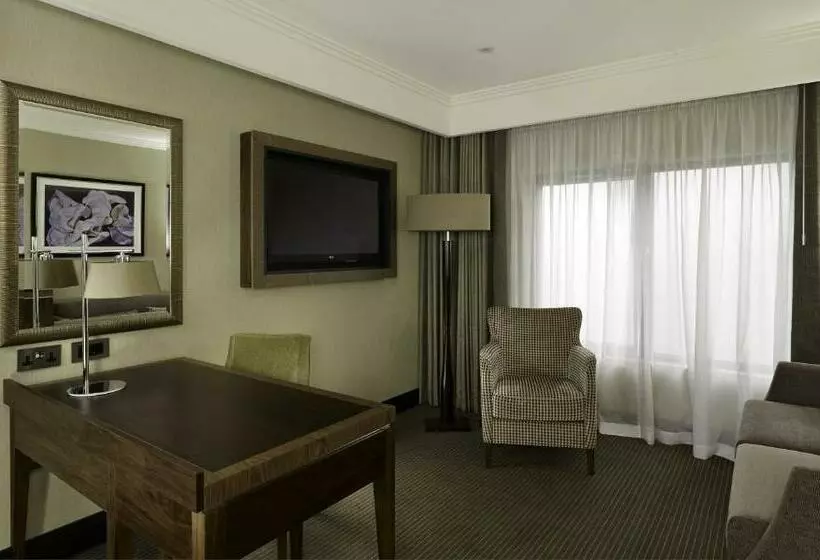 キングサイズベッドのジュニアスイート, Doubletree By Hilton  London  Victoria