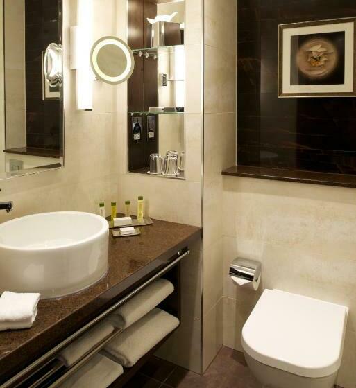 キングサイズベッドのジュニアスイート, Doubletree By Hilton  London  Victoria