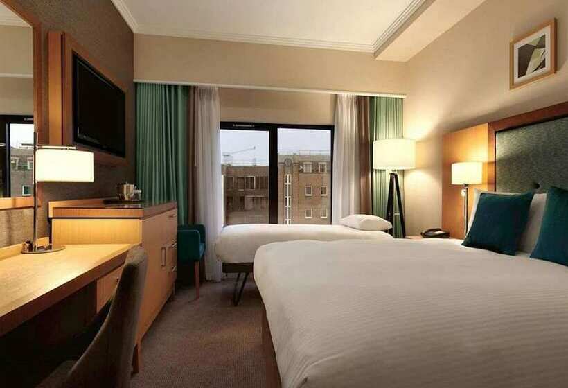 Семейный Номер Deluxe, Doubletree By Hilton  London  Victoria