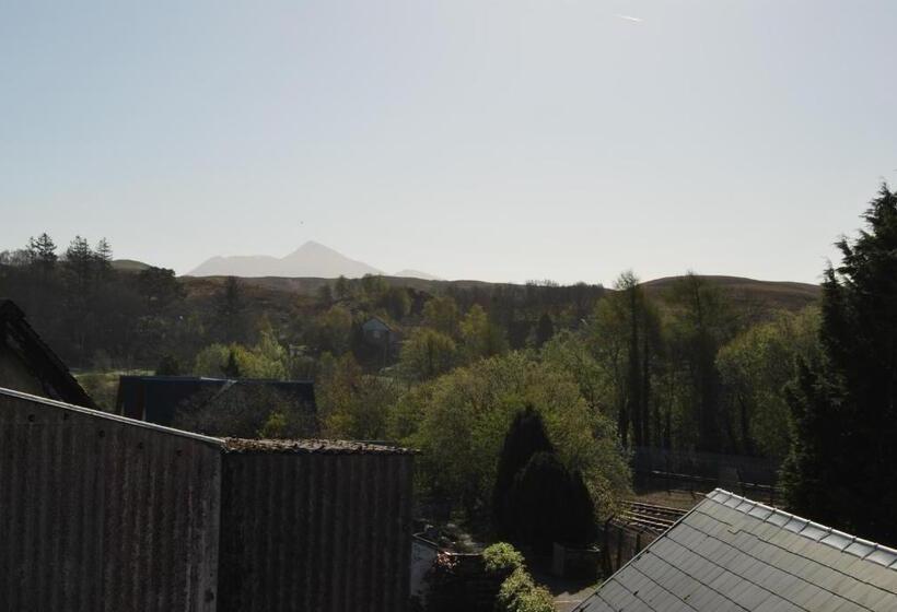 اتاق استاندارد, Falls Of Lora