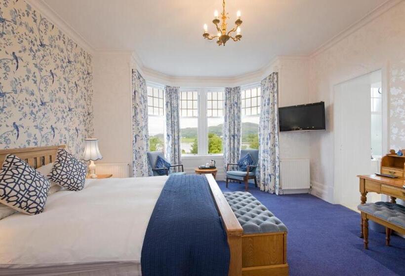 اتاق لوکس با چشمانداز دریا, Falls Of Lora