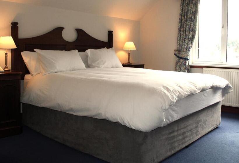 اتاق لوکس با بالکن, Falls Of Lora