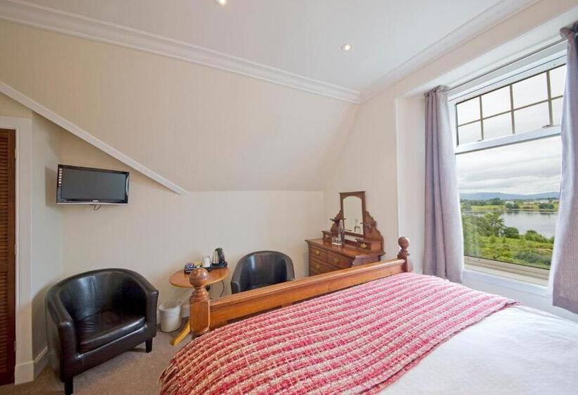 اتاق استاندارد با چشمانداز دریا, Falls Of Lora