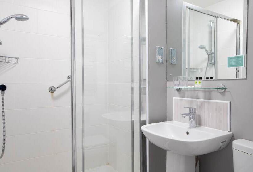 수피리어 룸, George