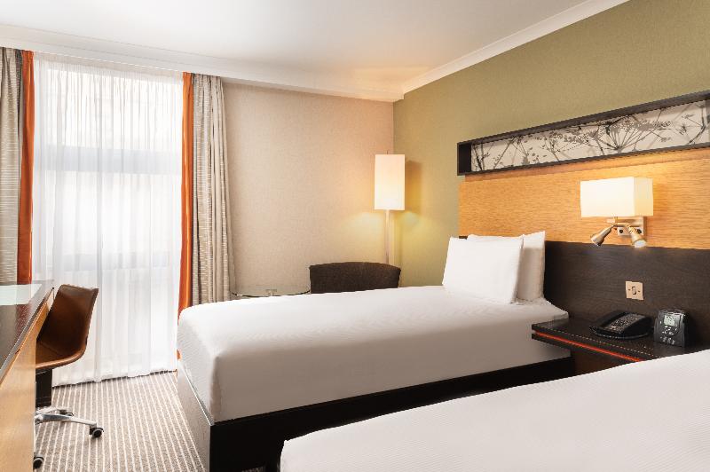 Номер Superior, Hilton London Kensington