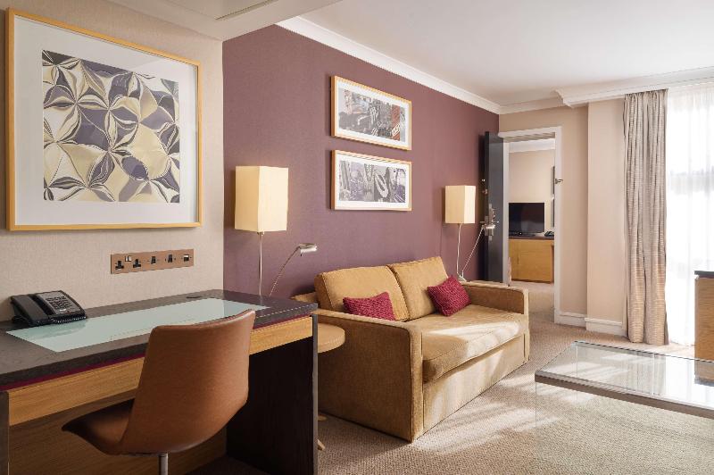 Полулюкс, Hilton London Kensington