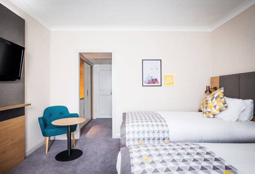 Номер Стандарт, Holiday Inn Farnborough, An Ihg