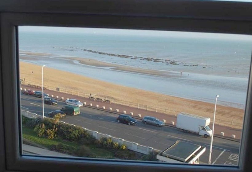 Номер Стандарт Вид на Море, The Lansdowne