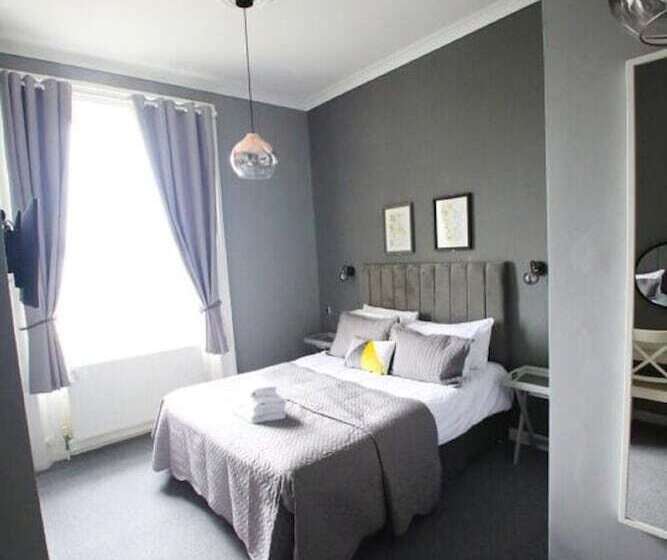 Номер Стандарт Вид на Море, The Lansdowne