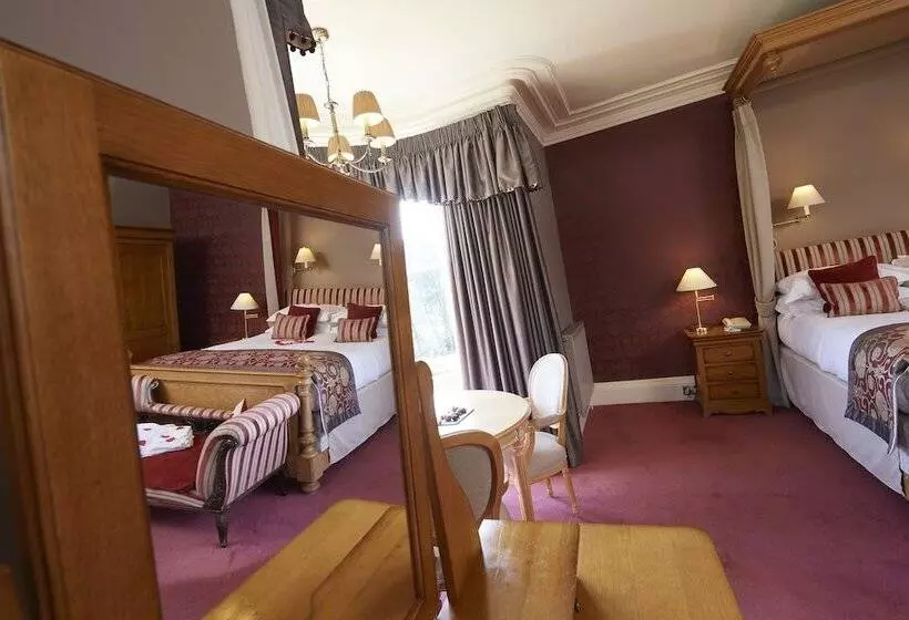 اتاق اجرایی, Loch Ness Country House