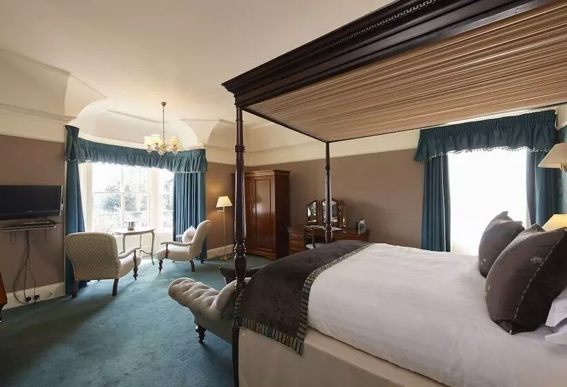 اتاق اجرایی, Loch Ness Country House