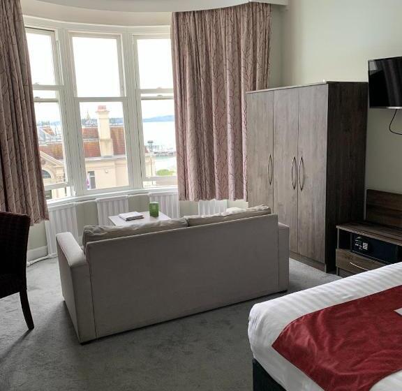 家庭海景房, Marsham Court