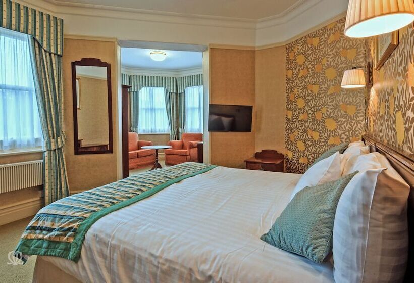 디럭스 룸, Metropole Hotel And Spa