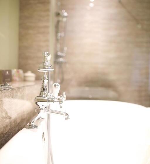 جناح, Ockenden Manor Hotel & Spa