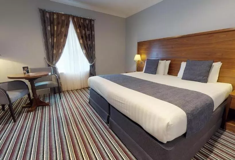 スーペリアールーム, Old Thorns Hotel & Resort