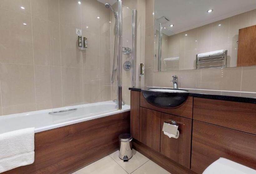 חדר דלוקס, Old Thorns Hotel & Resort