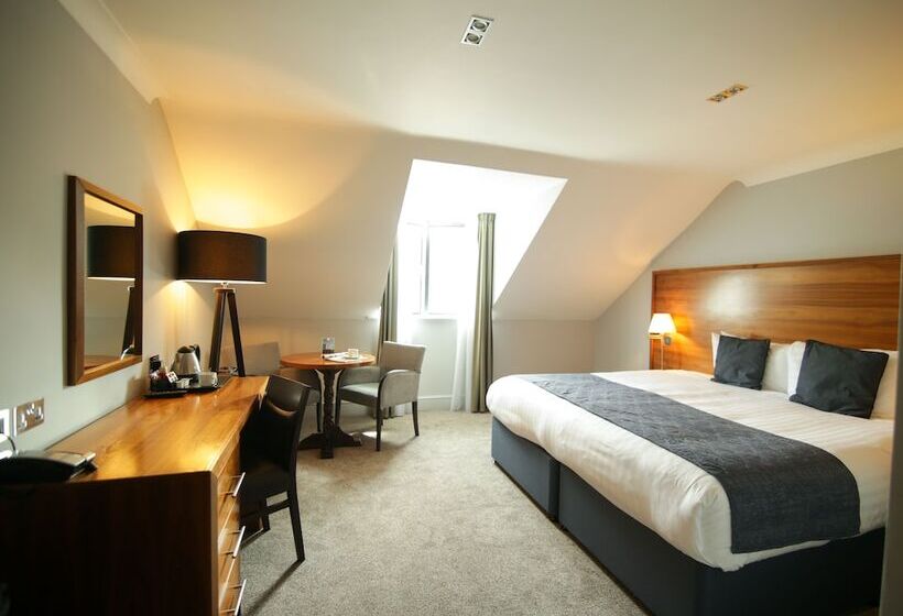 חדר סופריור, Old Thorns Hotel & Resort