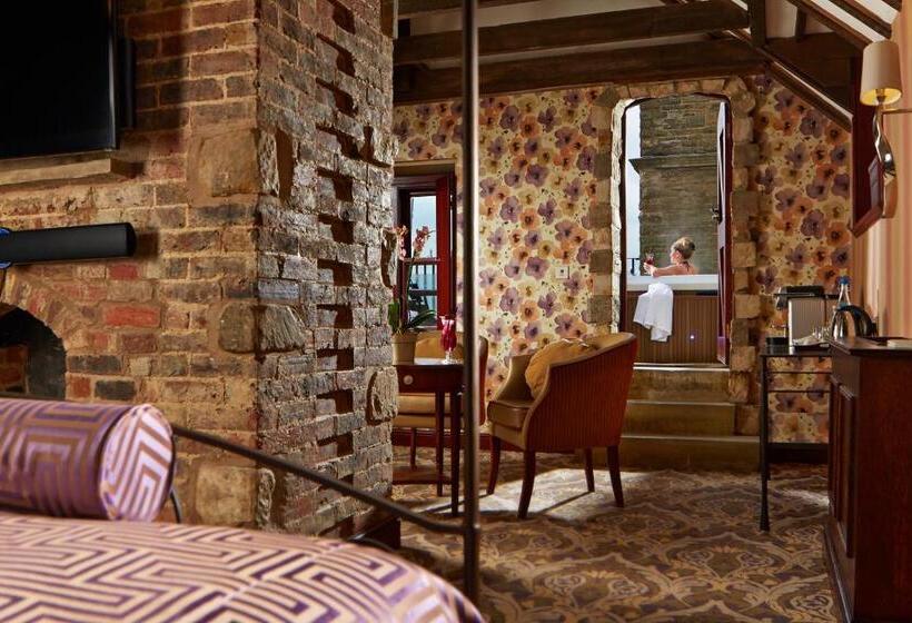 جناح مزود بجاكوزى, South Lodge