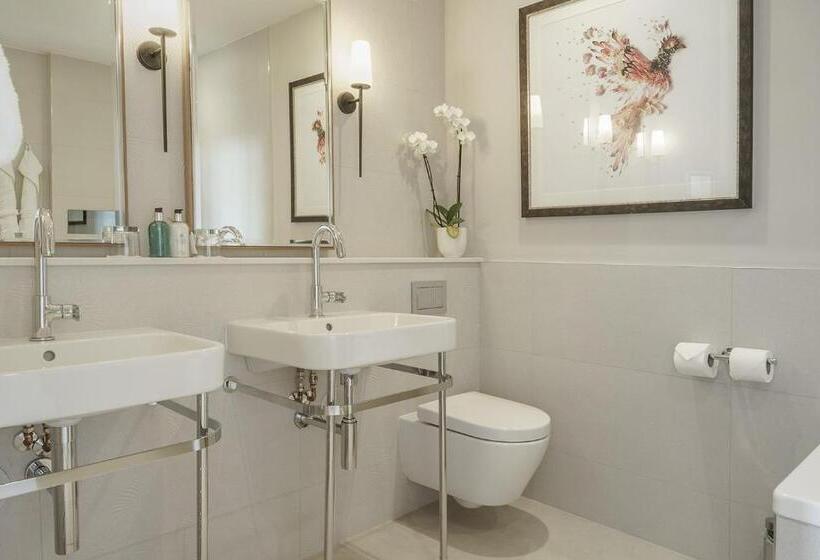 جناح جونيور مطل على الحديقة, South Lodge