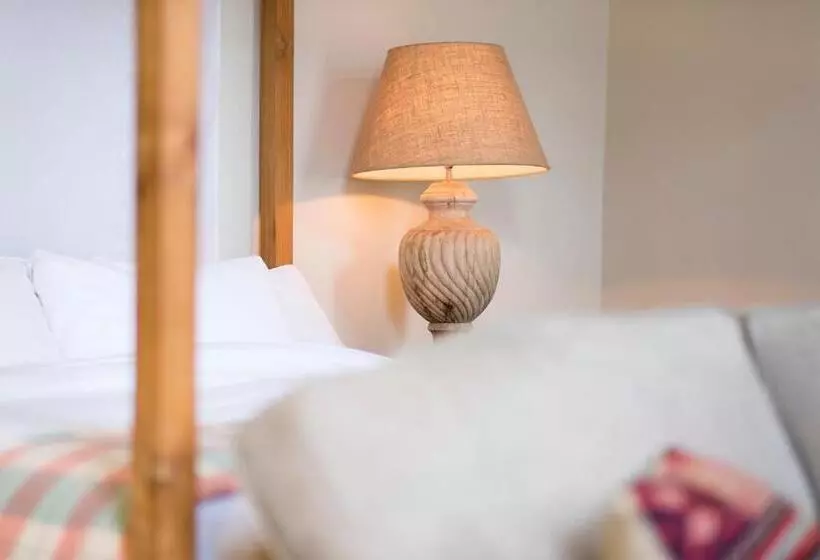 اتاق لوکس, The Angel Hotel Abergavenny
