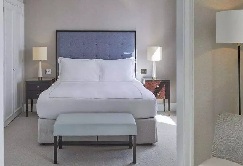 سوییت جونیور لوکس, The Berkeley, Maybourne