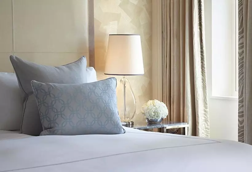 اتاق استاندارد با بالکن, The Berkeley, Maybourne