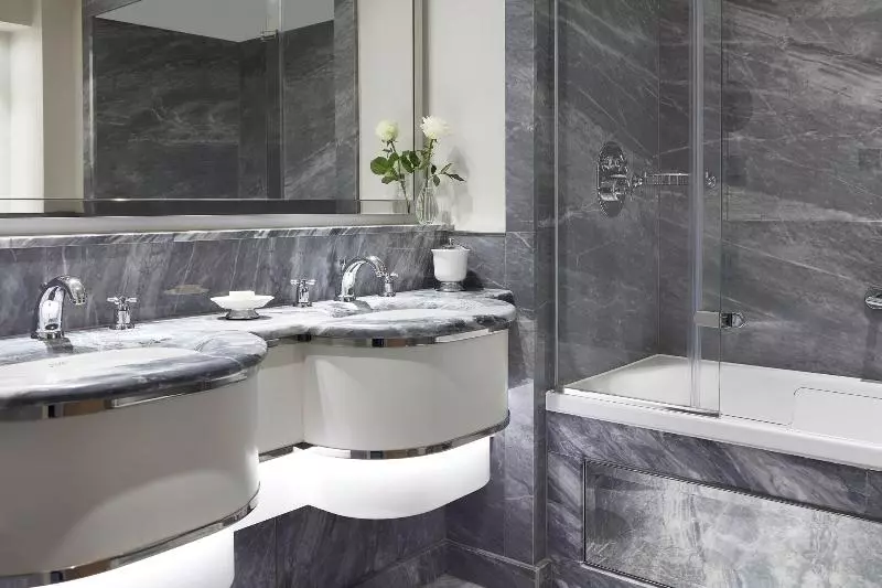 سوییت جونیور لوکس, The Berkeley, Maybourne