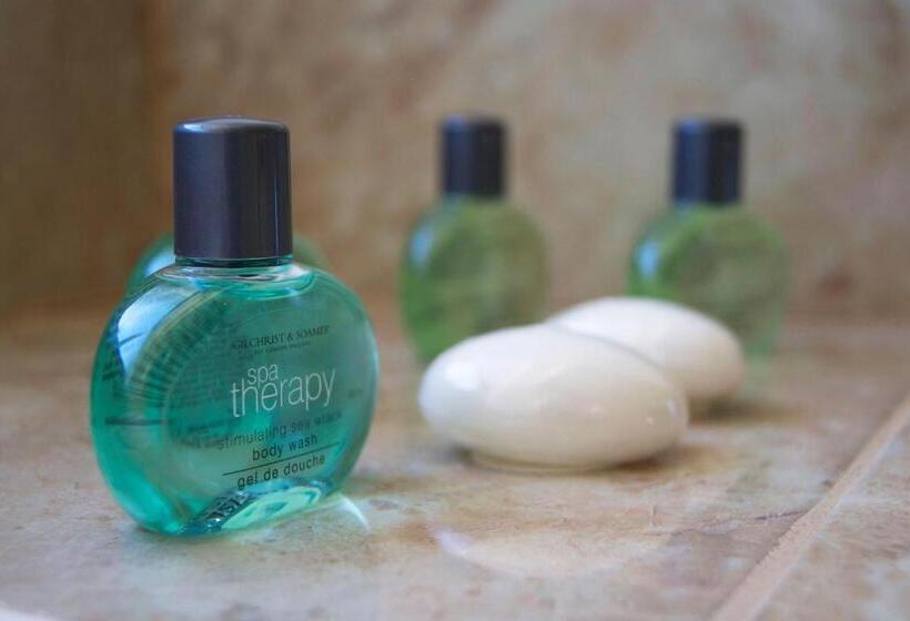 Номер Клуб Вид на Море, The Bulkeley