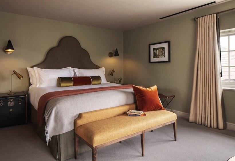 デラックスルーム, The Falcon