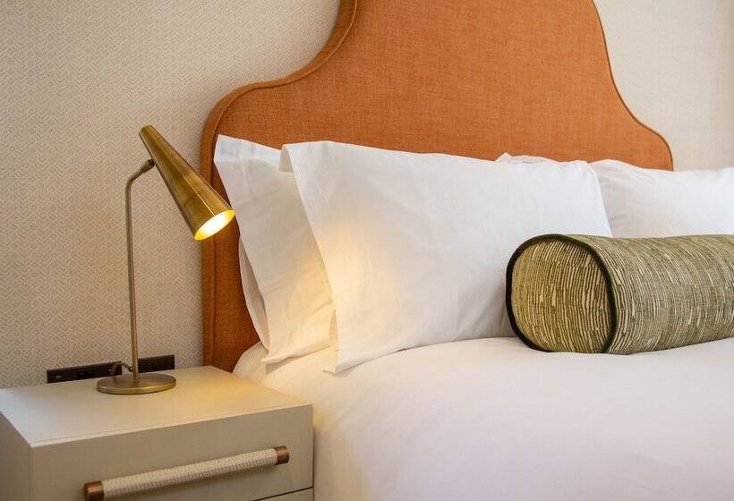 ファミリールーム, The Falcon