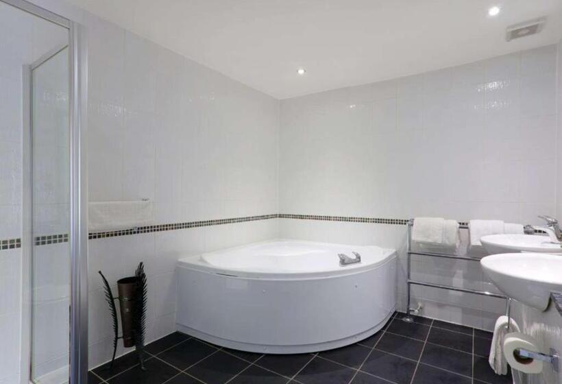 جناح سرير كينج, The Queen At Chester Hotel, Bw Premier Collection