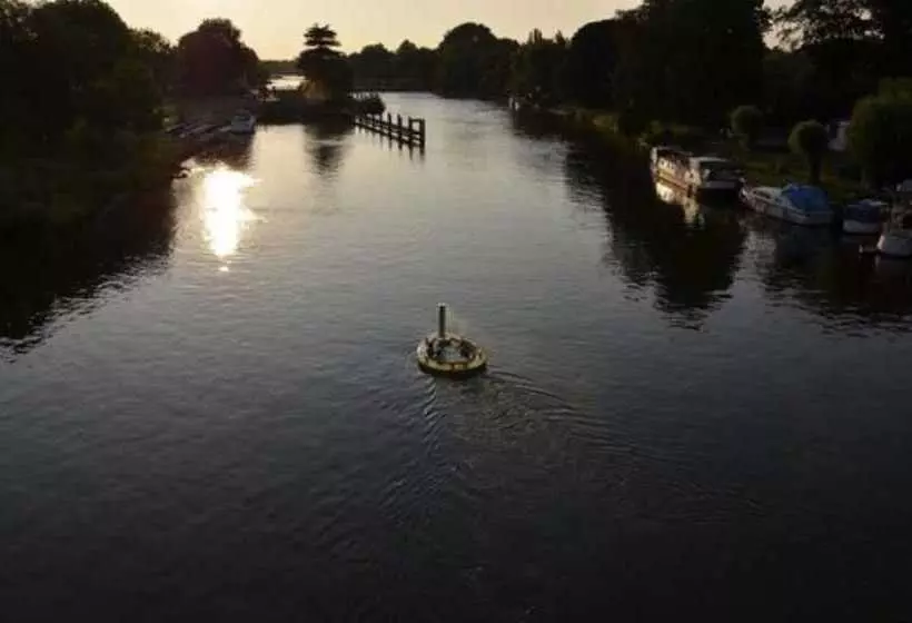 リバービュースタンダードルーム, The Runnymede On Thames   Adults Only