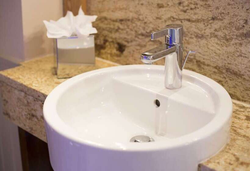 غرفة أساسية, The Farmhouse Hotel And Restaurant