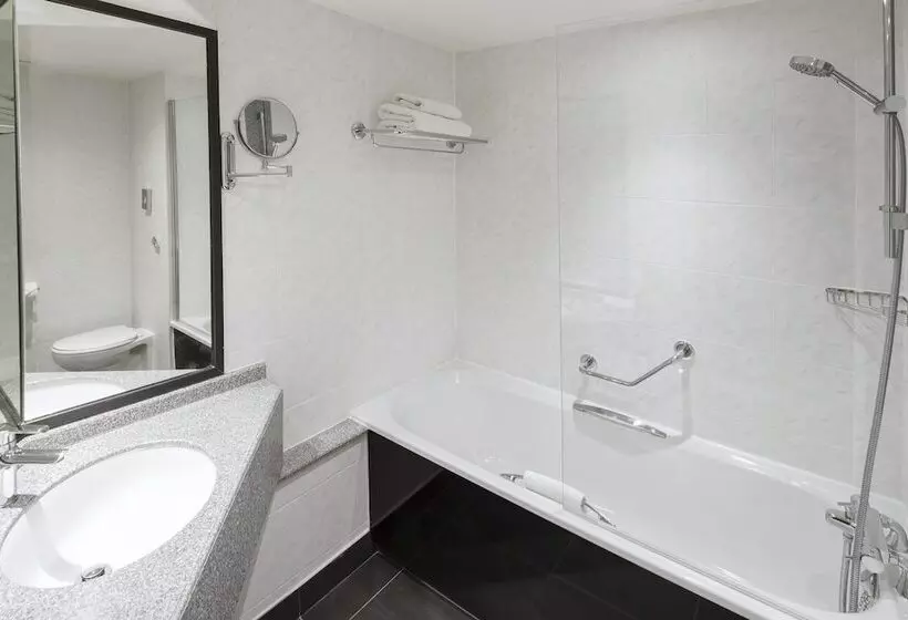 身障者適用スタンダードルーム, Crowne Plaza Nottingham, An Ihg