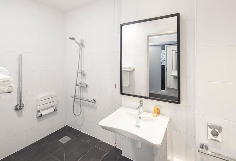 اتاق استاندارد برای معلولان, Crowne Plaza Plymouth, An Ihg