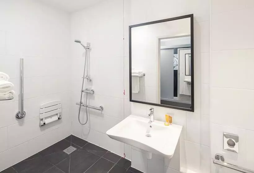 اتاق استاندارد برای معلولان, Crowne Plaza Plymouth, An Ihg