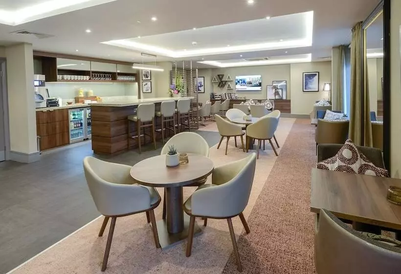 اتاق پرمیوم با چشم‌انداز دریا, Crowne Plaza Plymouth, An Ihg