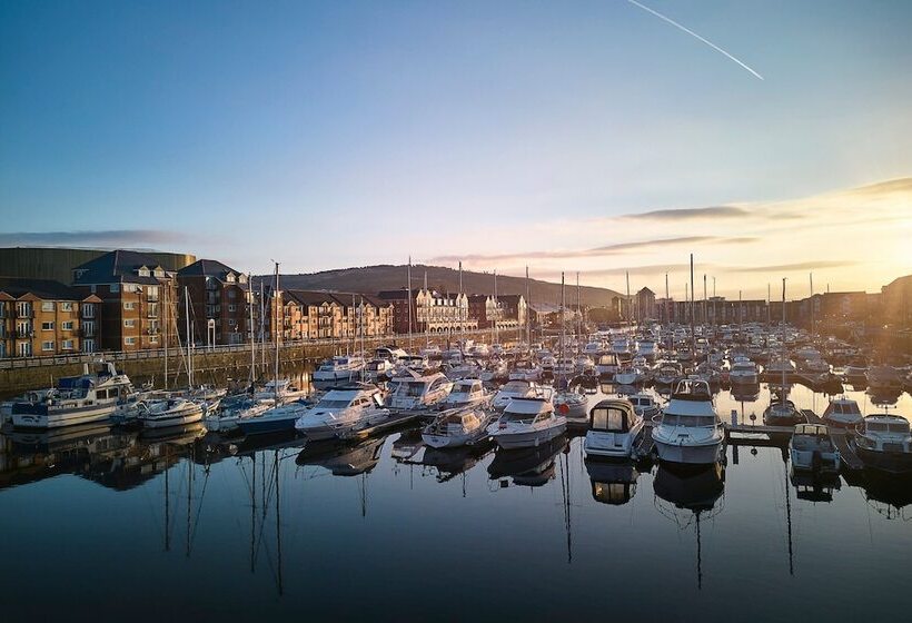 Номер Deluxe, Delta Hotels By Marriott Swansea