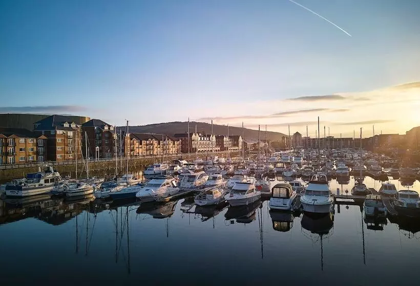 Deluxe-huone, Delta Hotels By Marriott Swansea