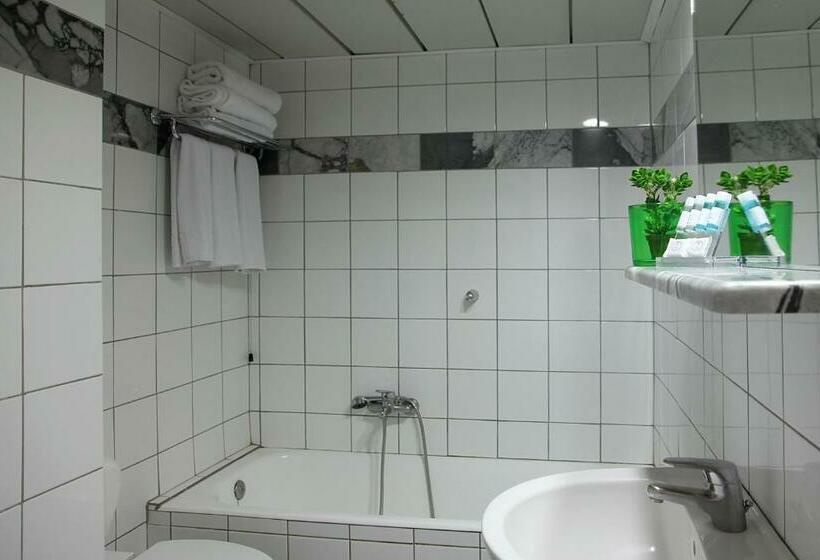 Номер Стандарт Трехместный, Dorian Inn Sure Hotel Collection By Best Western