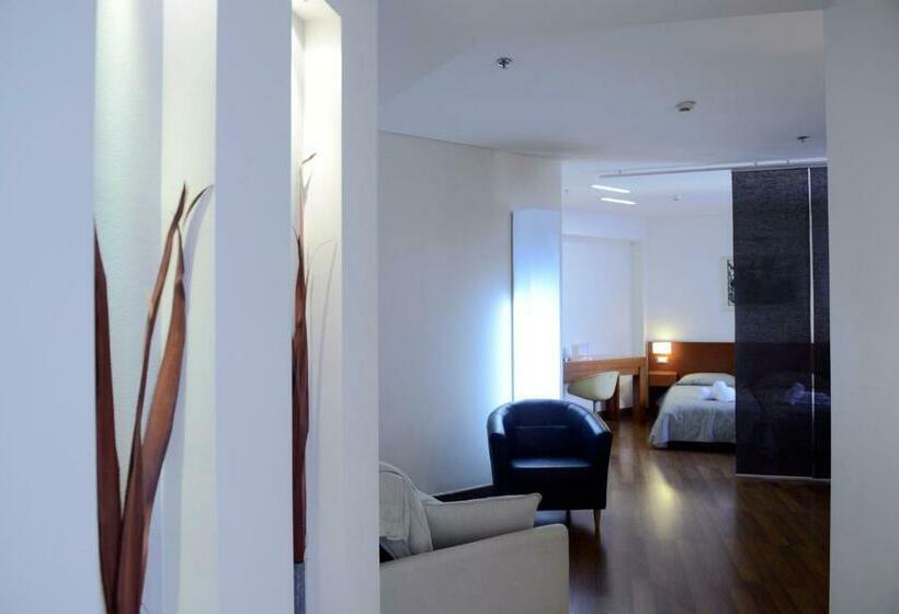 Полулюкс, Dorian Inn Sure Hotel Collection By Best Western