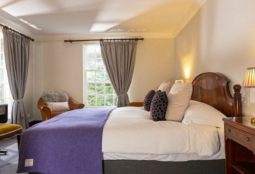 اتاق استاندارد, Knipoch House