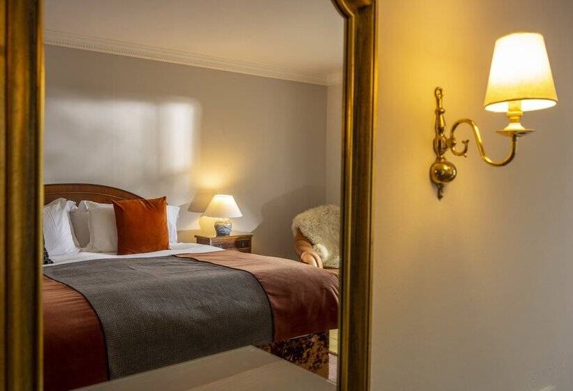 اتاق استاندارد, Knipoch House