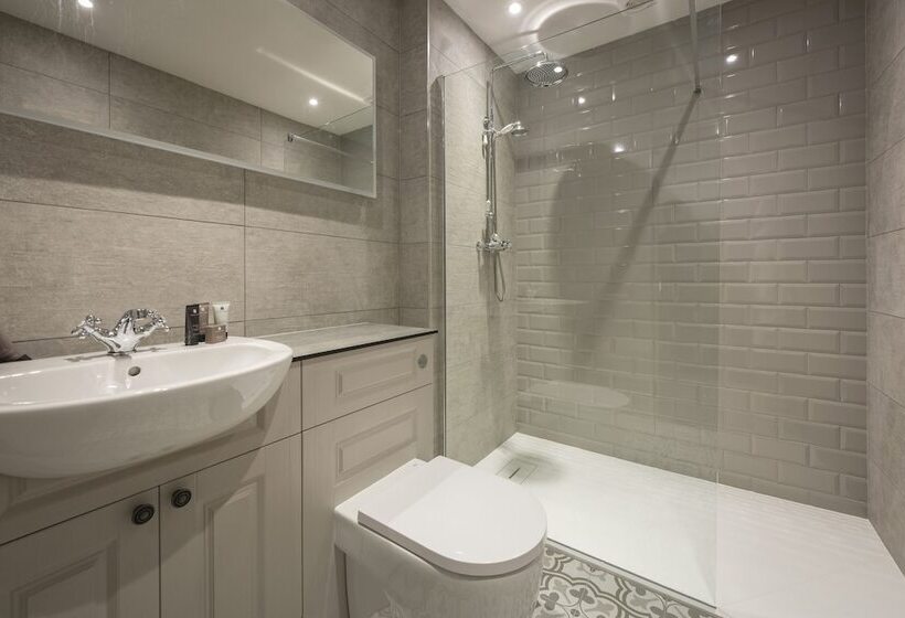 اتاق لوکس, Knipoch House