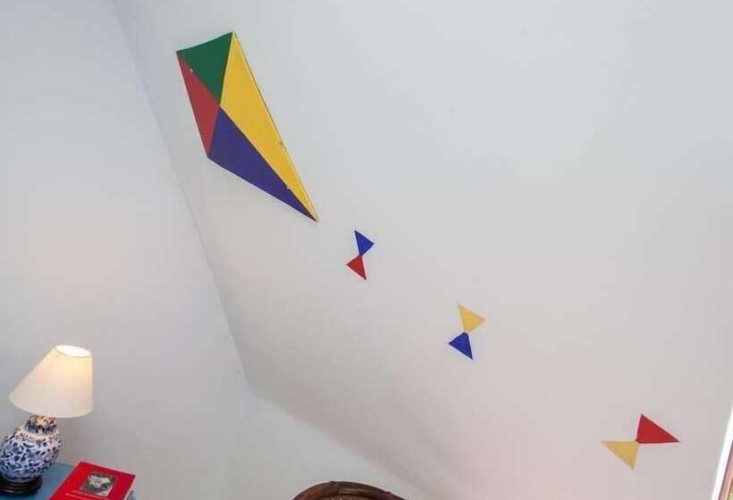 エコノミールーム, Langrish House