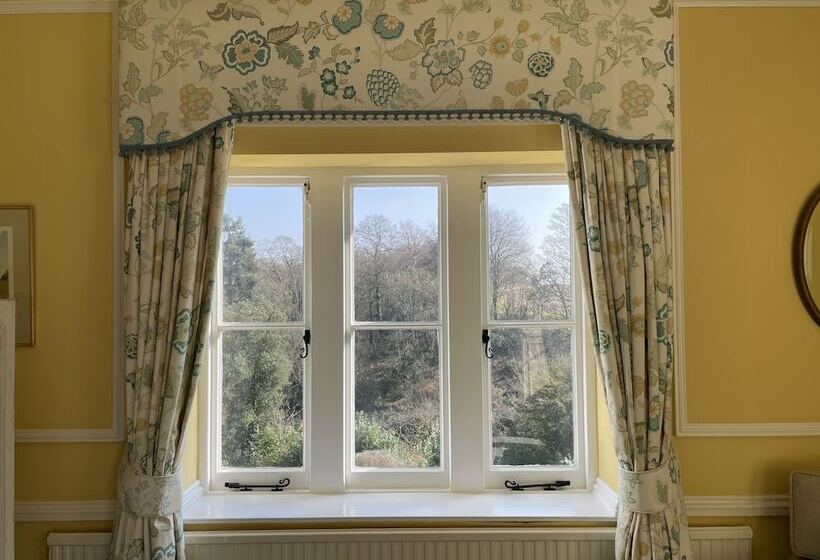 エクゼクティブルーム, Langrish House