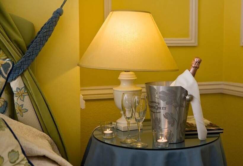 エクゼクティブルーム, Langrish House