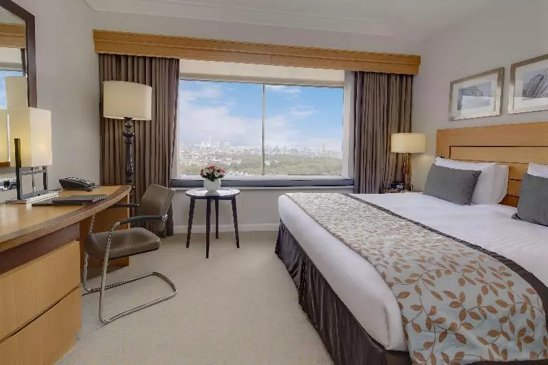 اتاق اجرایی با تخت بزرگ, London Hilton On Park Lane